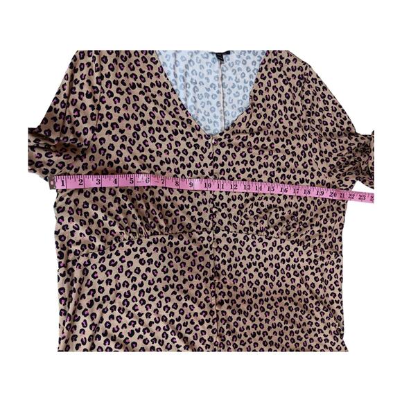 LANE BRYANT Top Blouse Cute Buttons 14/16 Pink Animal Print V-Neck Stretchy Knit - Picture 5 of 7